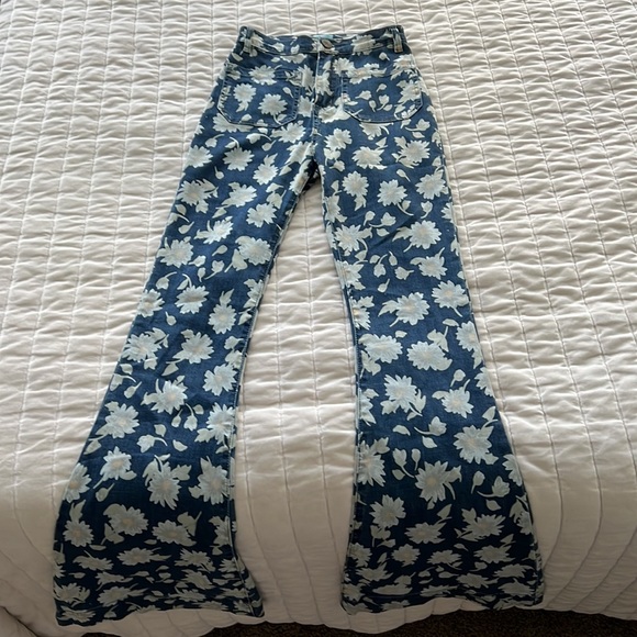 SOLD - Picture 2 of 6